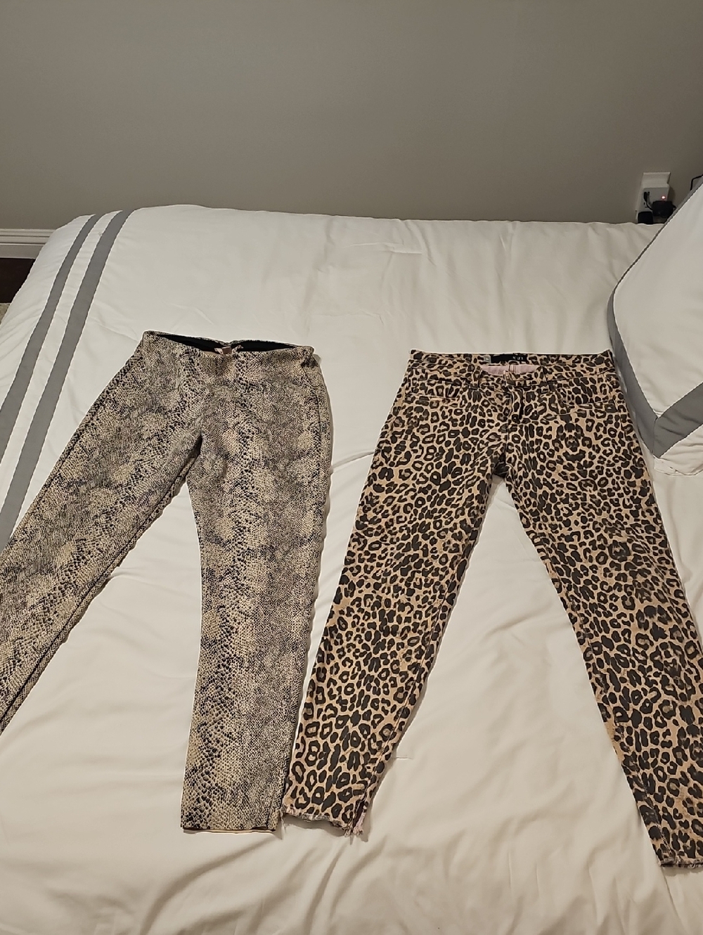 Kut from the Kloth Leopard Print Skinny Pants & Philosophy Snakeskin Legging XS